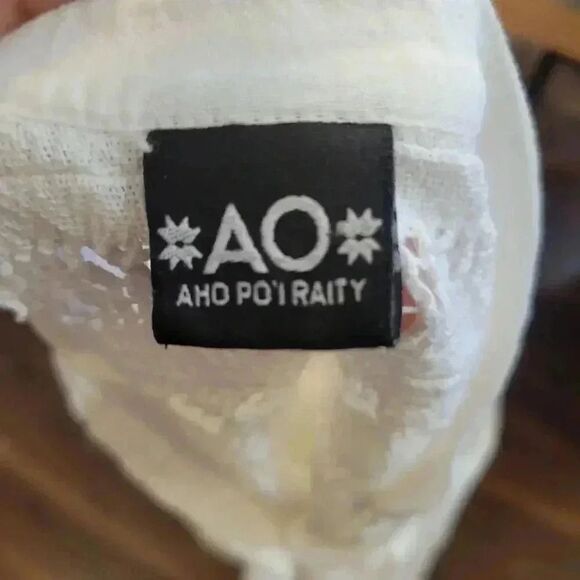 AO Aho Po'I Raity Women's White Cotton Button Down Top w Set In Lace Accents - Picture 12 of 13